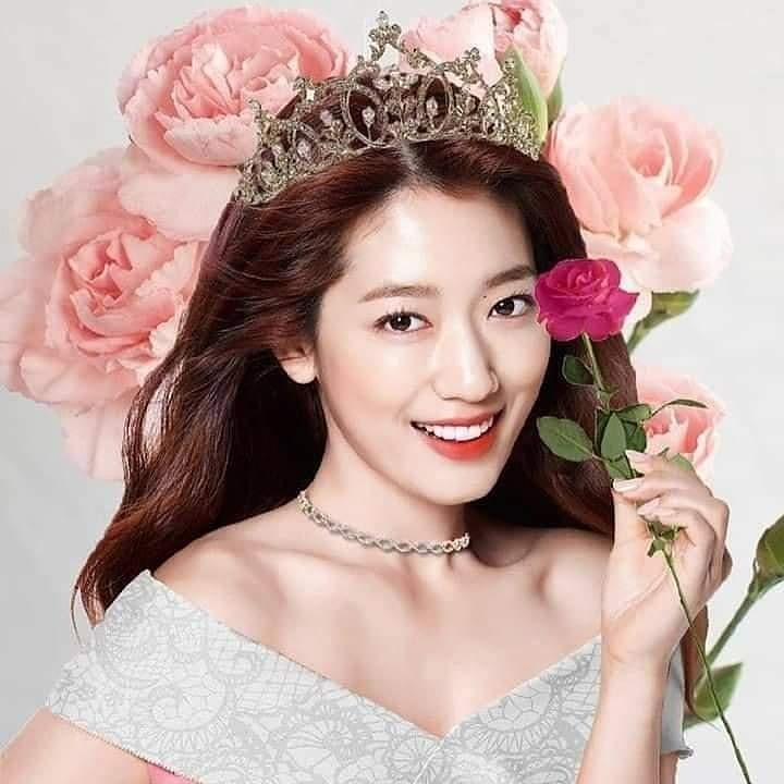 Behind-the-scenes cut of Park Shinhye