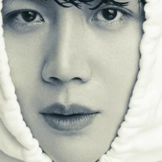 Behind-the-scenes cut of Kim Seonho