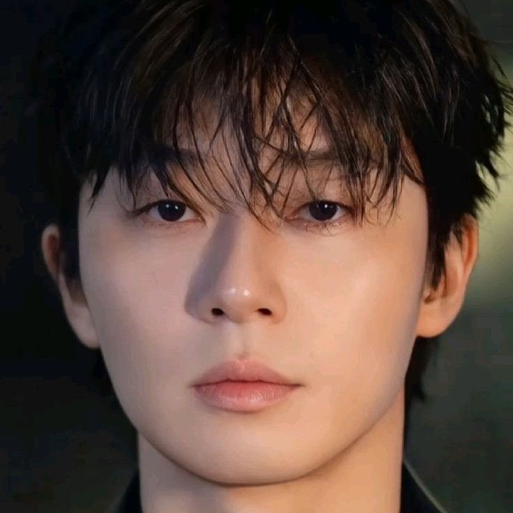 Recent activity shot of Park Seojoon