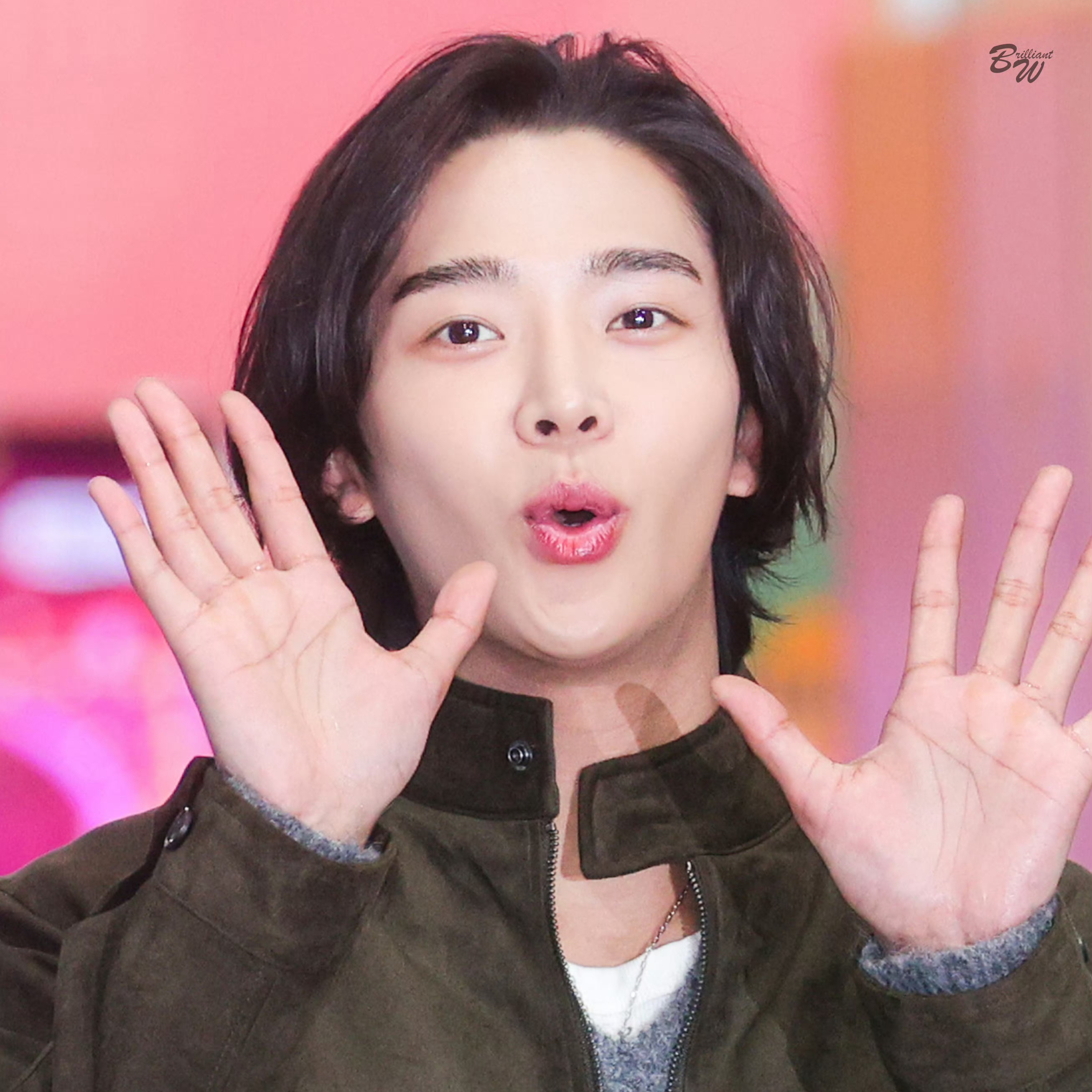 Momen yang diabadikan oleh penggemar Rowoon