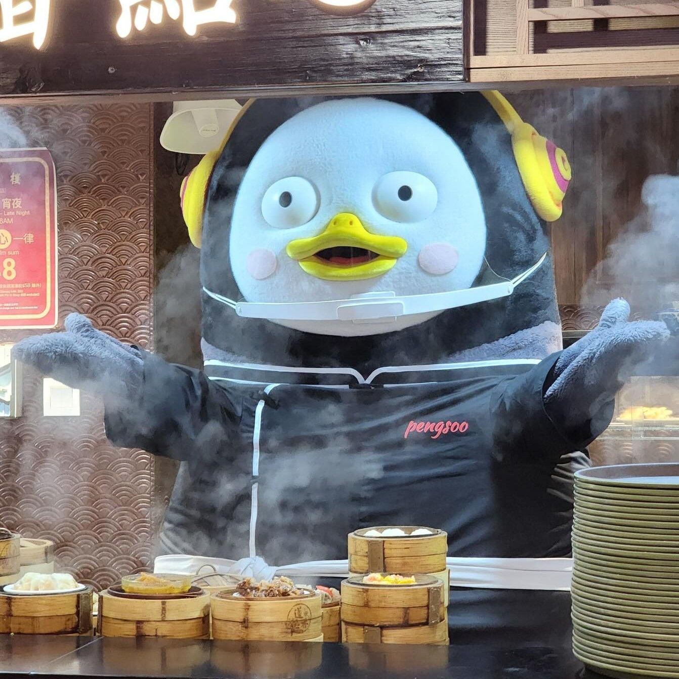 ペンスの最近の活動ショット