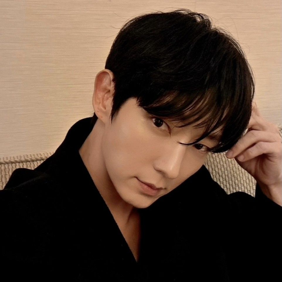 Behind-the-scenes cut of Lee Joongi