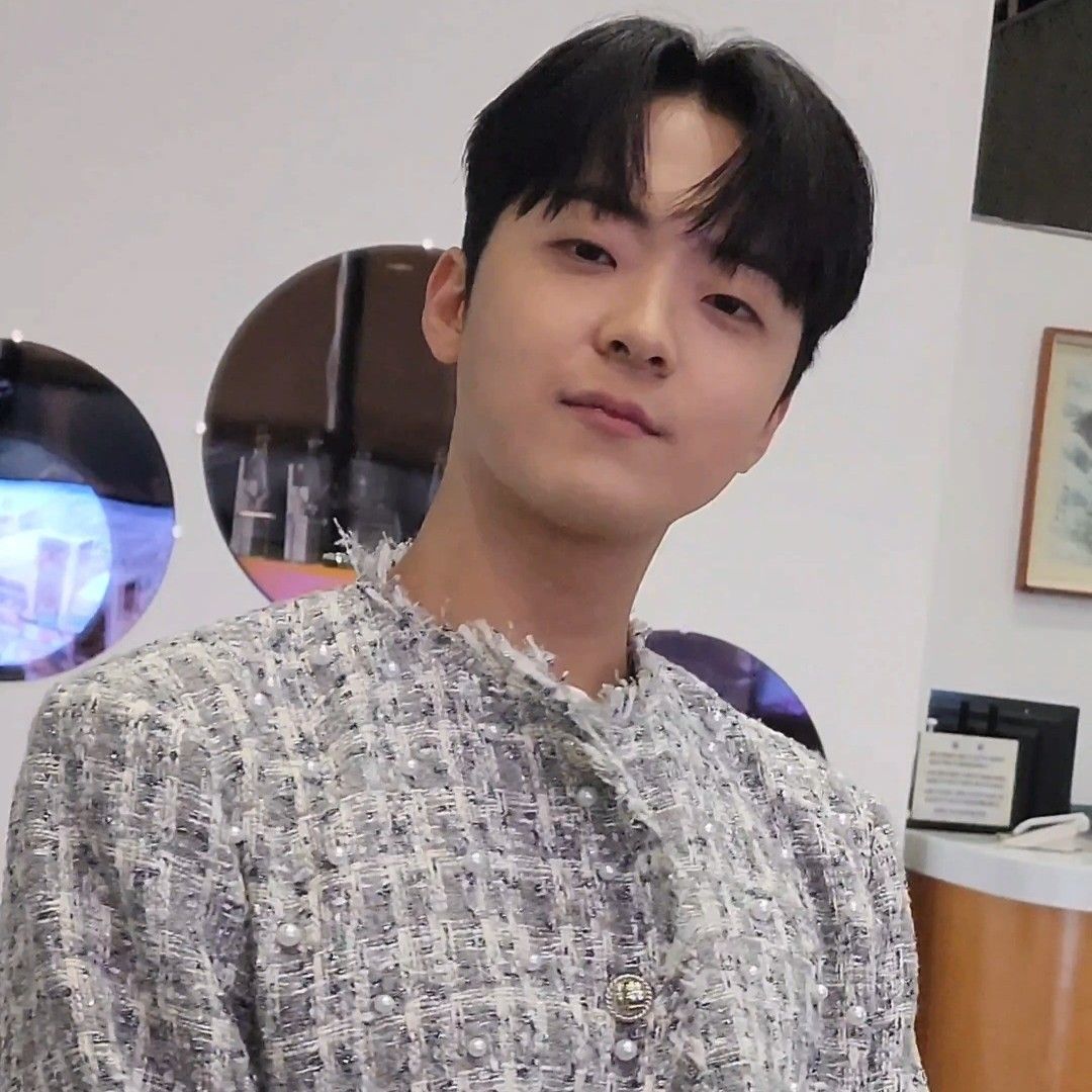 Recent activity shot of Park Minsu