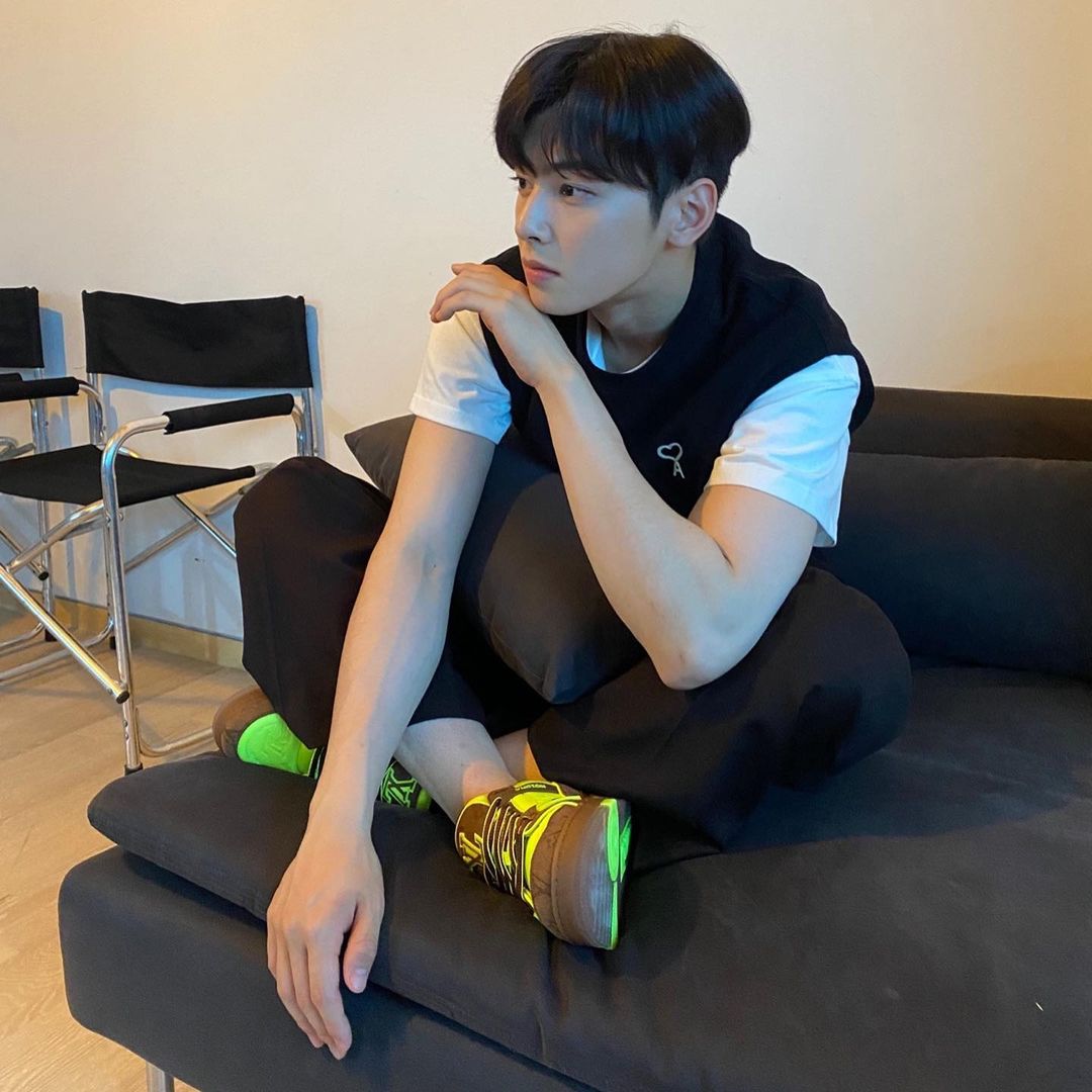 Recent activity shot of Cha Eunwoo