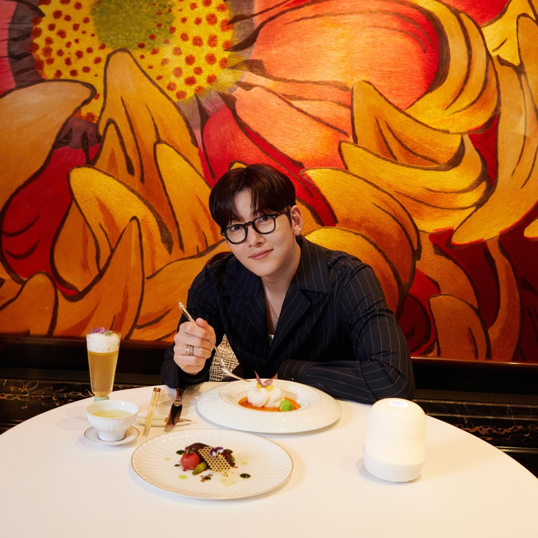 Behind-the-scenes cut of Ji Changwook
