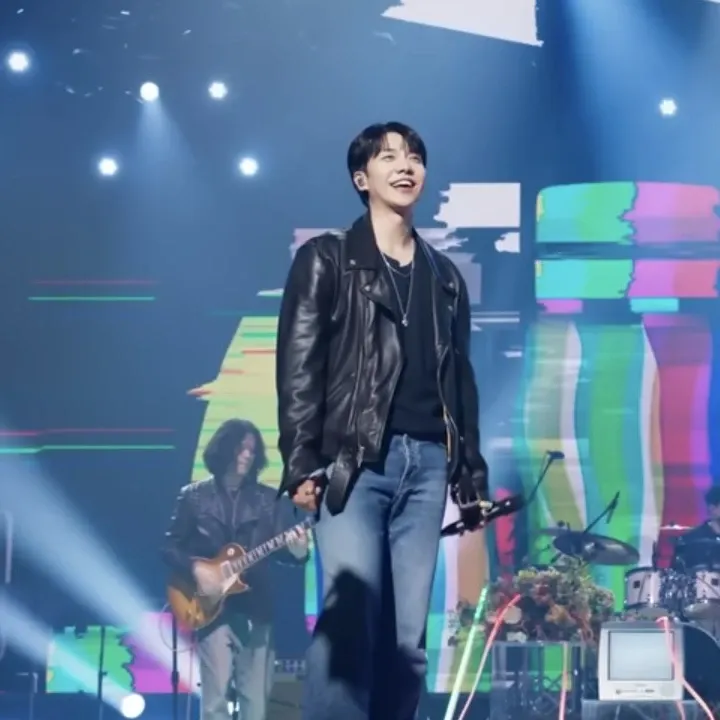 Behind-the-scenes cut of Lee Seunggi