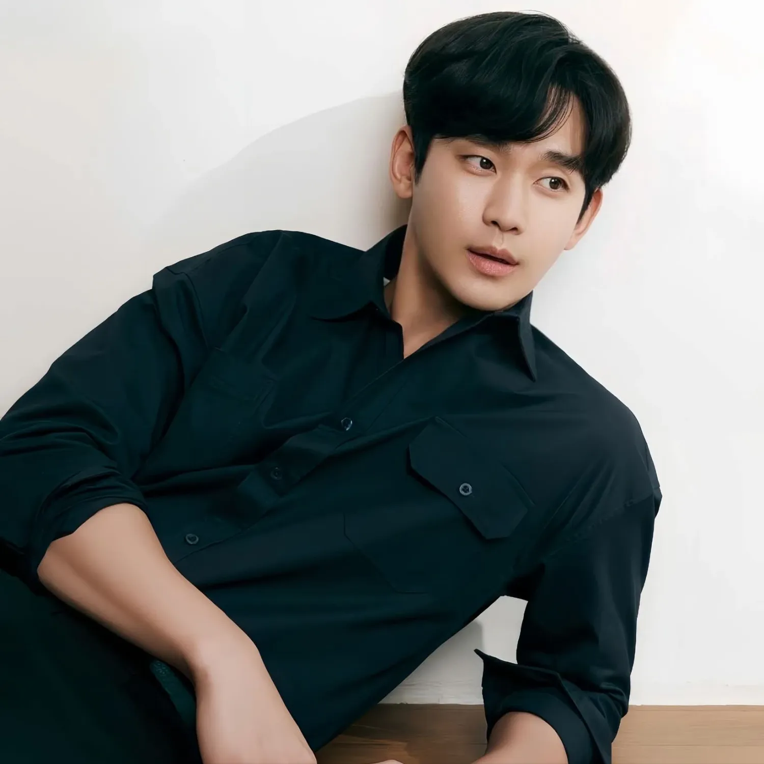 Recent activity shot of Kim Soohyun