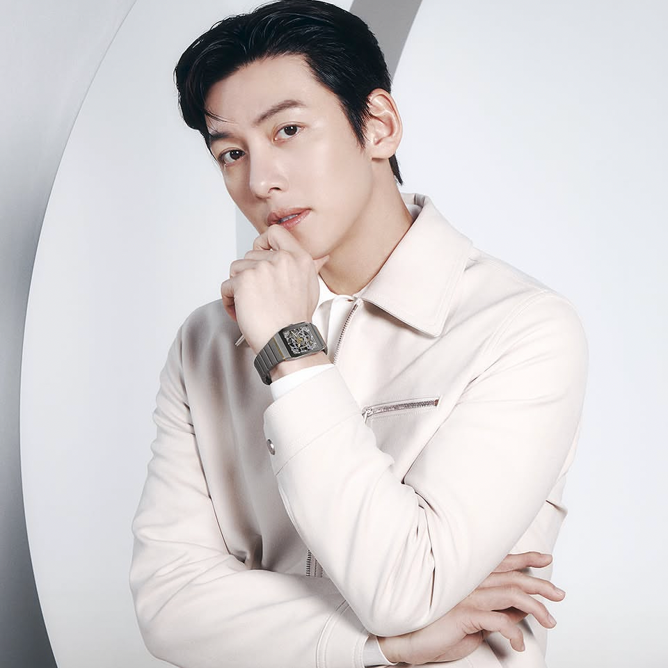 Behind-the-scenes cut of Ji Changwook