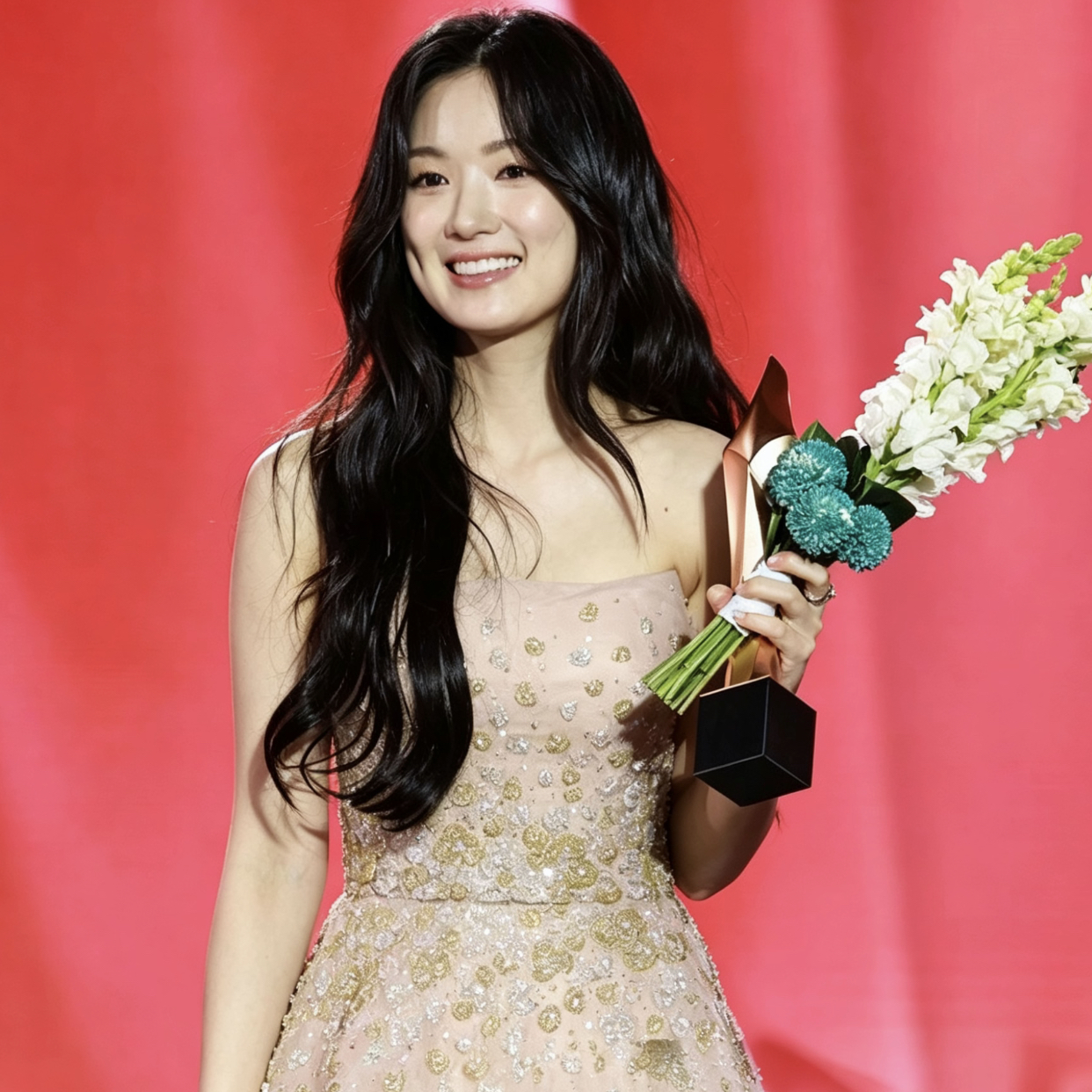 Recent activity shot of Kim Hyeyoon
