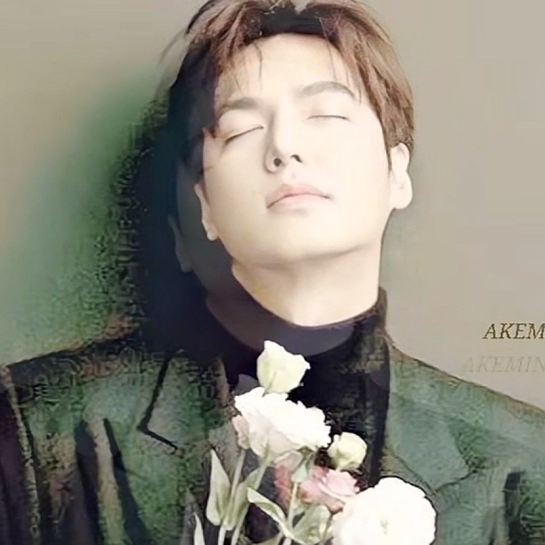 イ・ミンホの最近の活動ショット