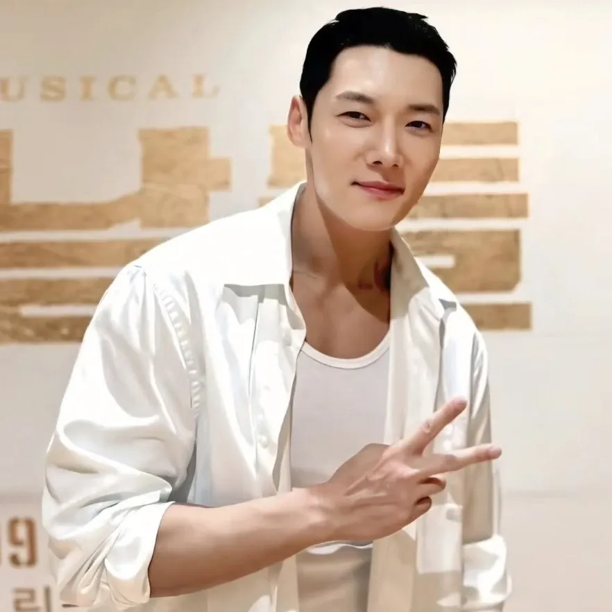 Recent activity shot of Choi Jinhyuk