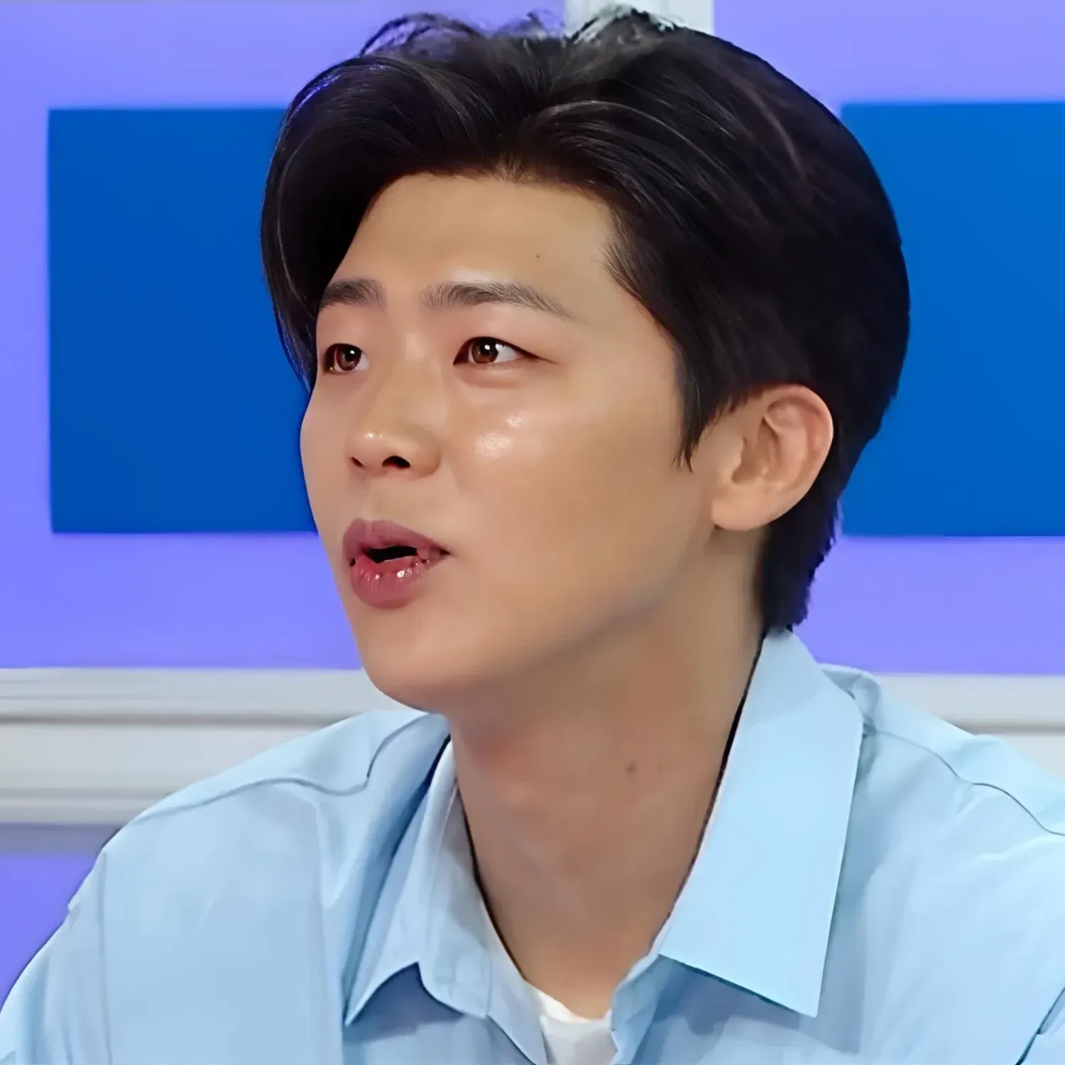 오늘 가장 핫한 셀럽 커뮤니티 피드