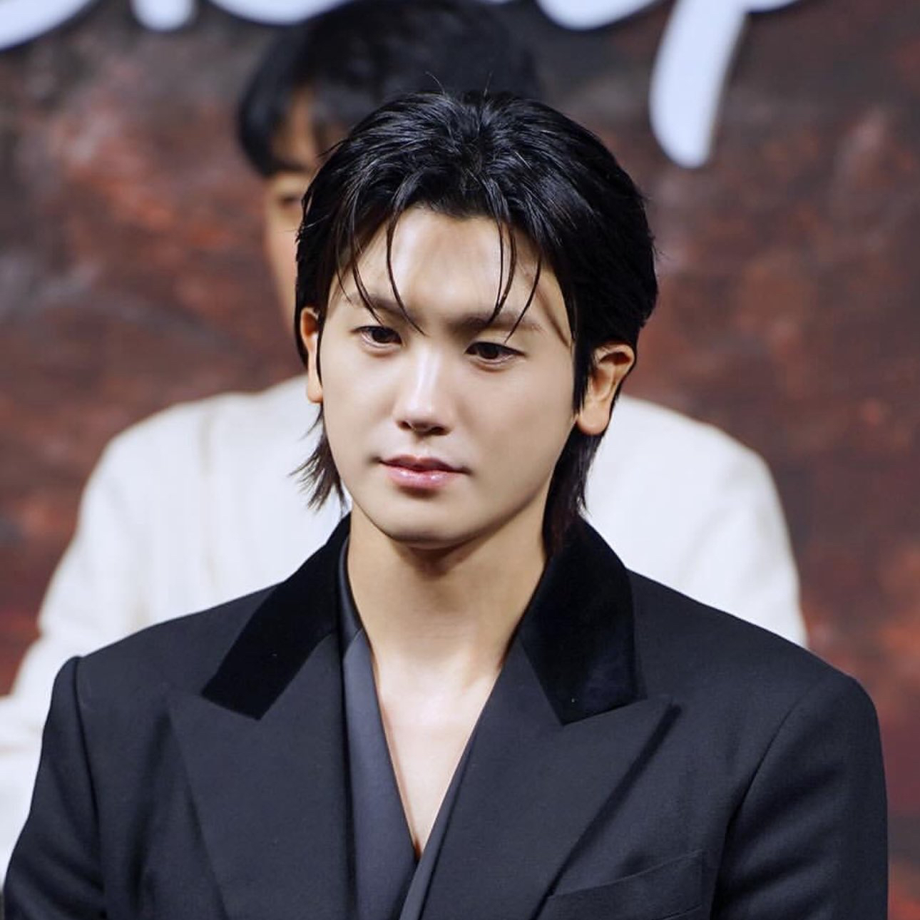 Behind-the-scenes cut of Park Hyungsik