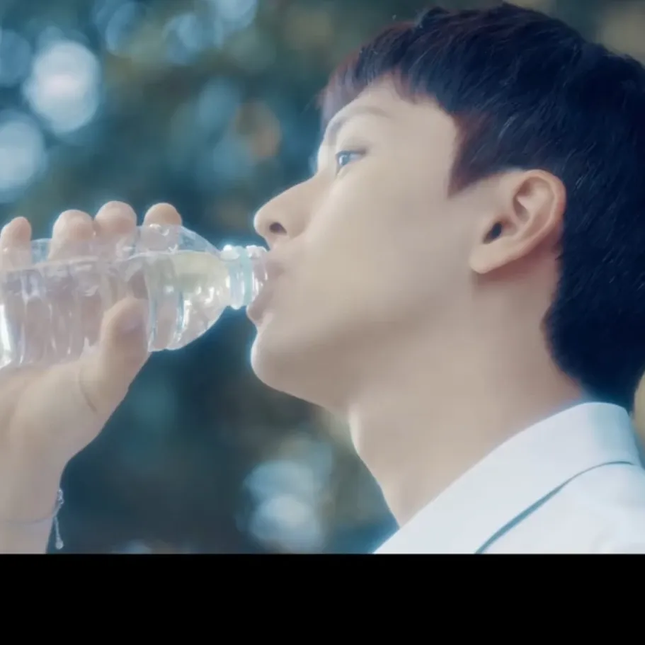 Recent activity shot of Yook Sungjae