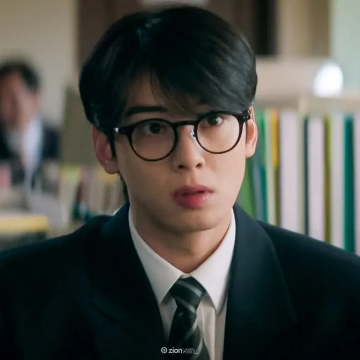 Latest photo of Cha Eunwoo