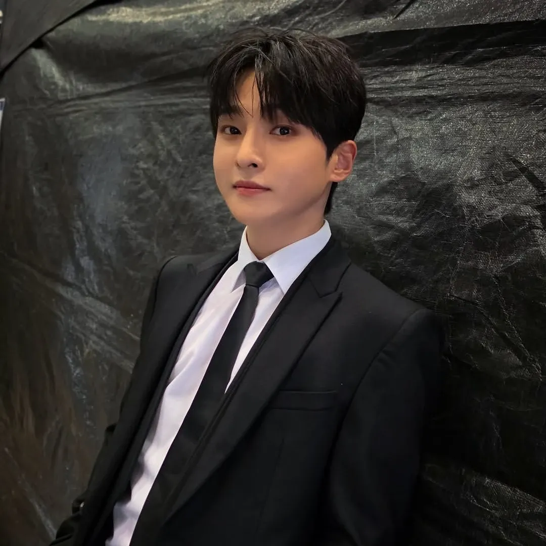Behind-the-scenes cut of Seong Ri