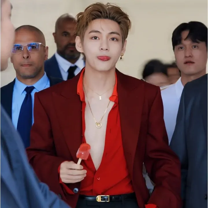 Recent activity shot of Kim Taehyung (V)