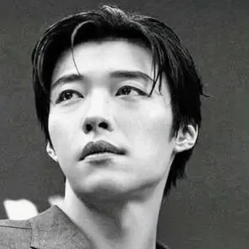 A moment captured by a fan of Woo Dohwan