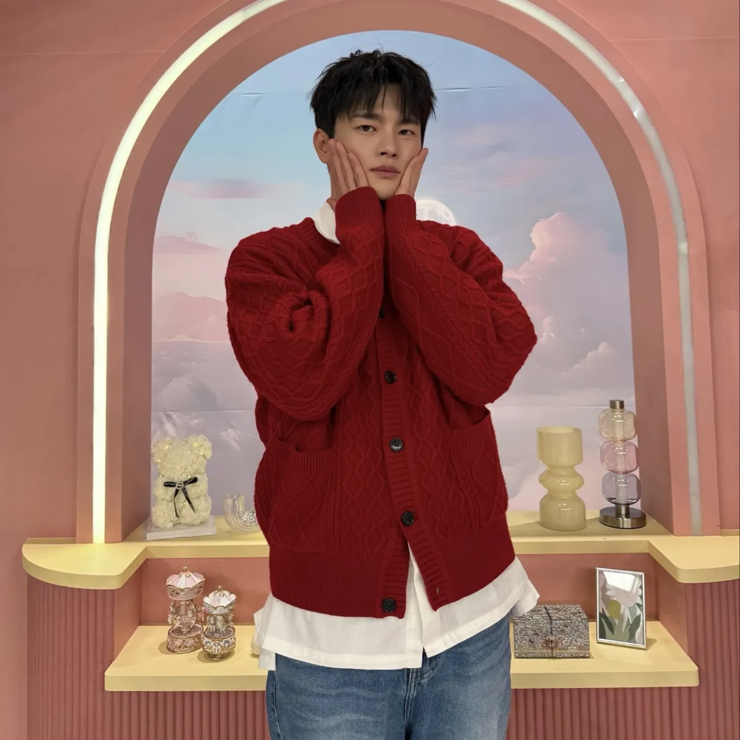 Momen yang diabadikan oleh penggemar Seo Inguk