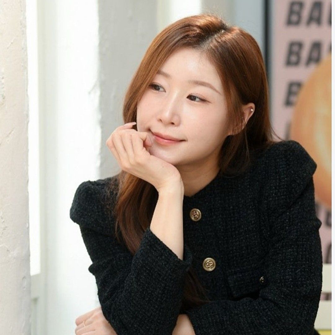 Latest photo of Lee Sona