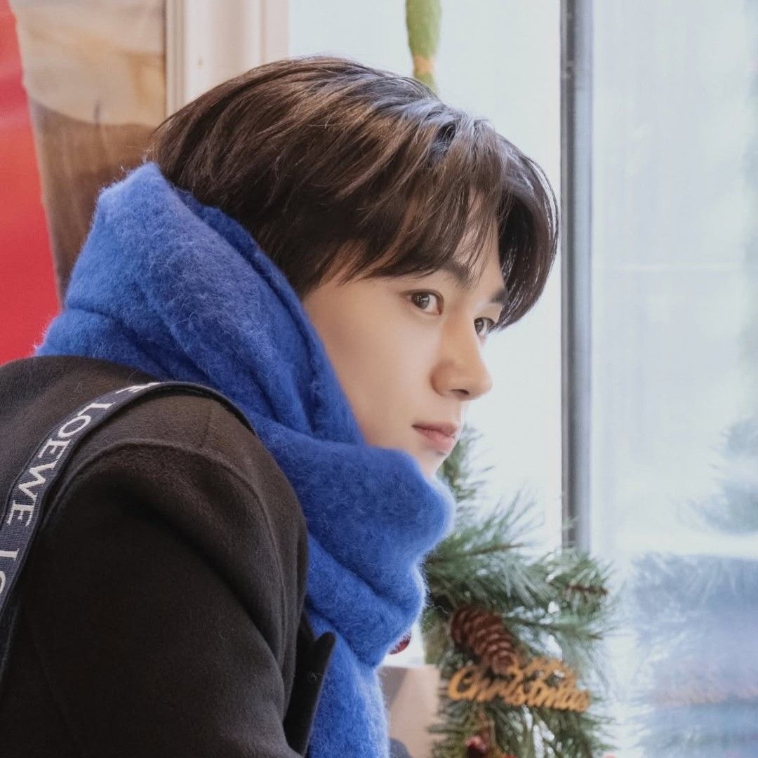 Latest photo of Kim Myungsoo (L)