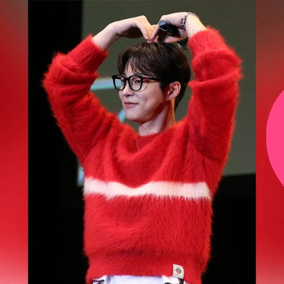A moment captured by a fan of Bae Inhyuk