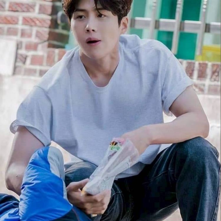 Foto kegiatan terbaru dari Kim Seonho