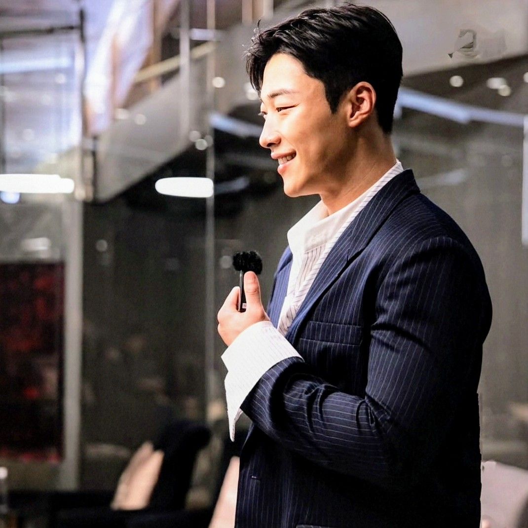 Behind-the-scenes cut of Woo Dohwan