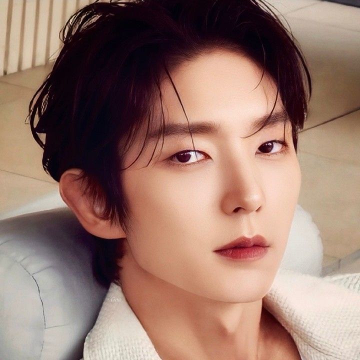 Behind-the-scenes cut of Lee Joongi