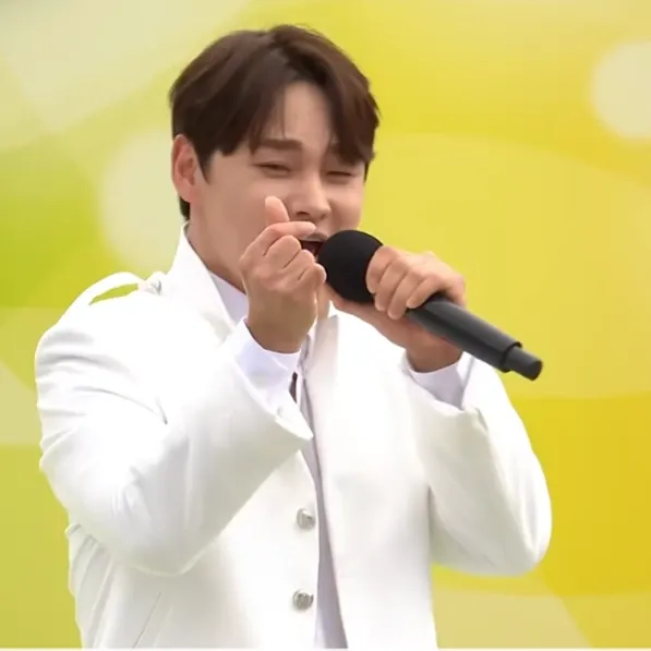 박서진의 비하인드 컷