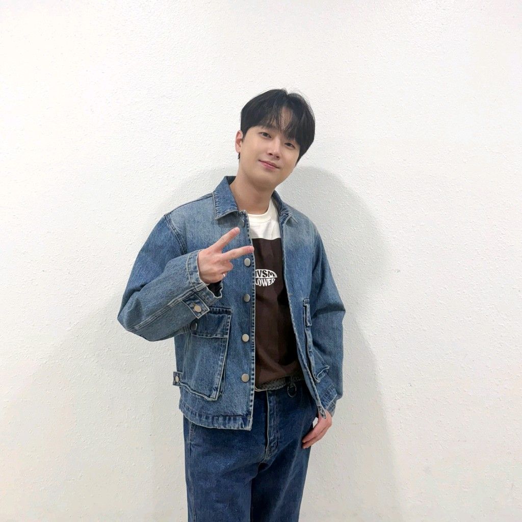 Foto terbaru dari Lee Chanwon