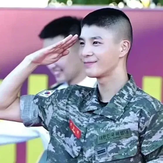 Behind-the-scenes cut of Jeong Dongwon