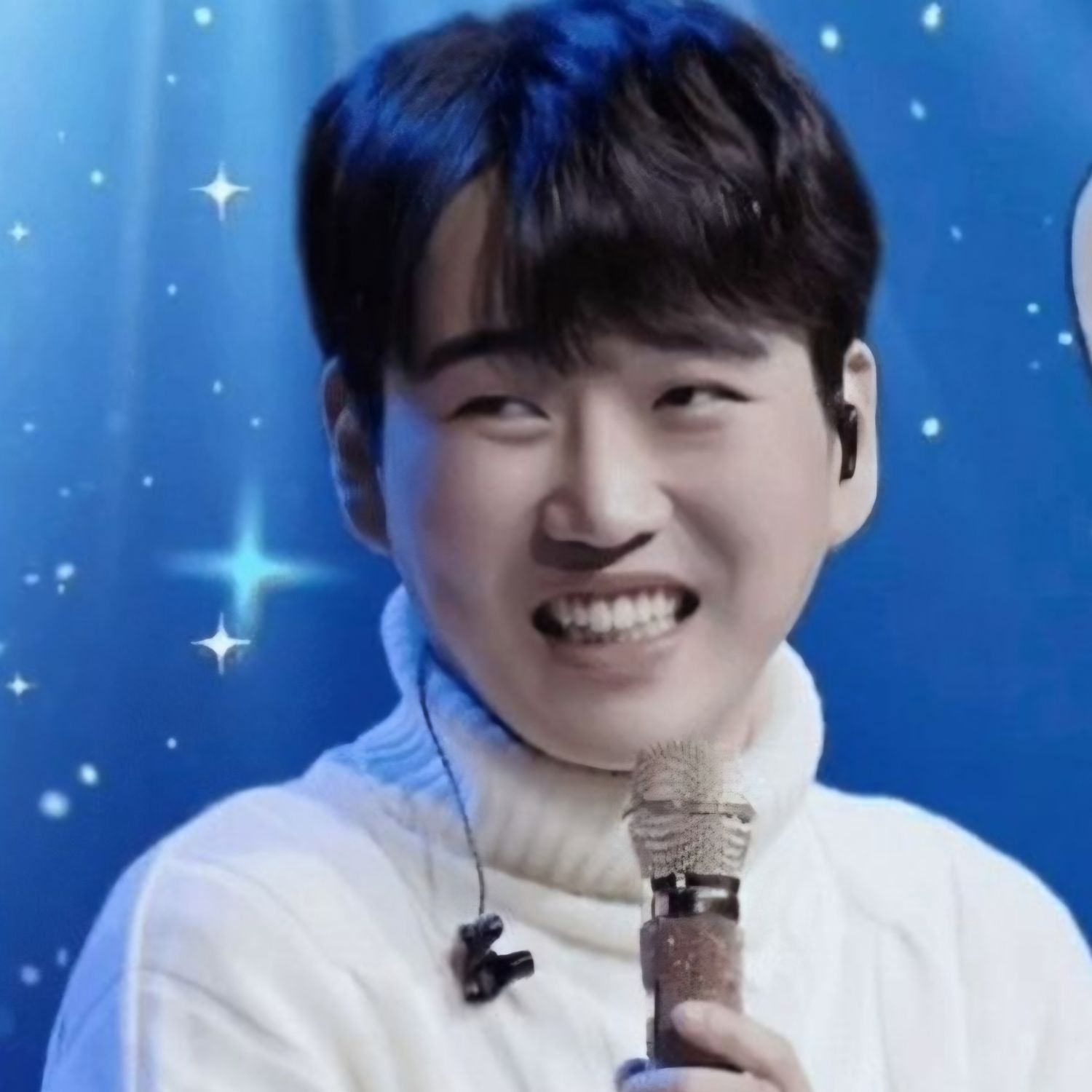 Behind-the-scenes cut of Hwang Youngwoong