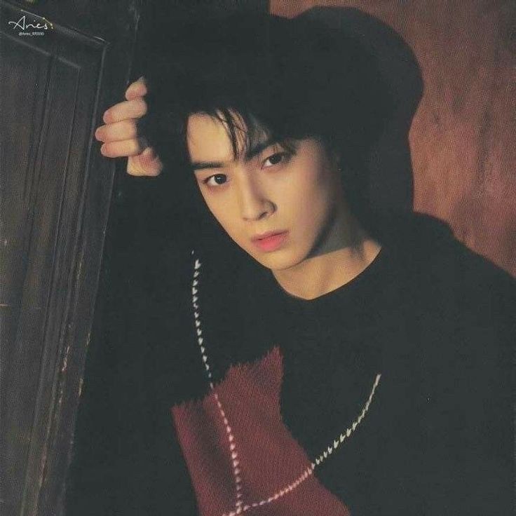 A moment captured by a fan of Cha Eunwoo