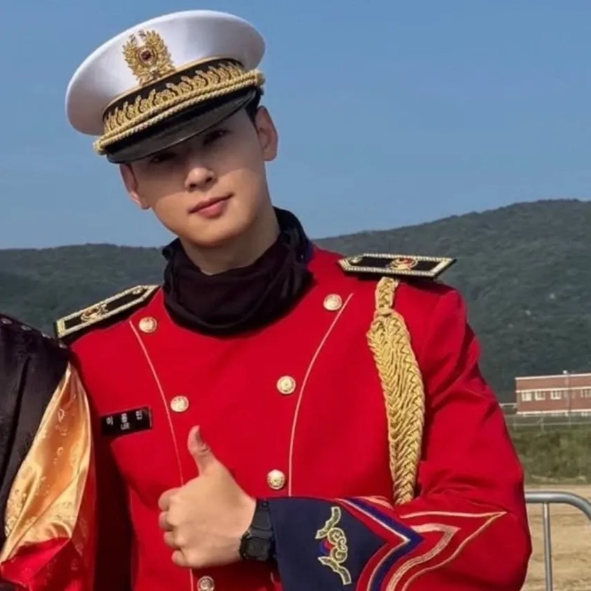 Latest photo of Cha Eunwoo