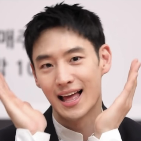 Behind-the-scenes cut of Lee Jaehoon