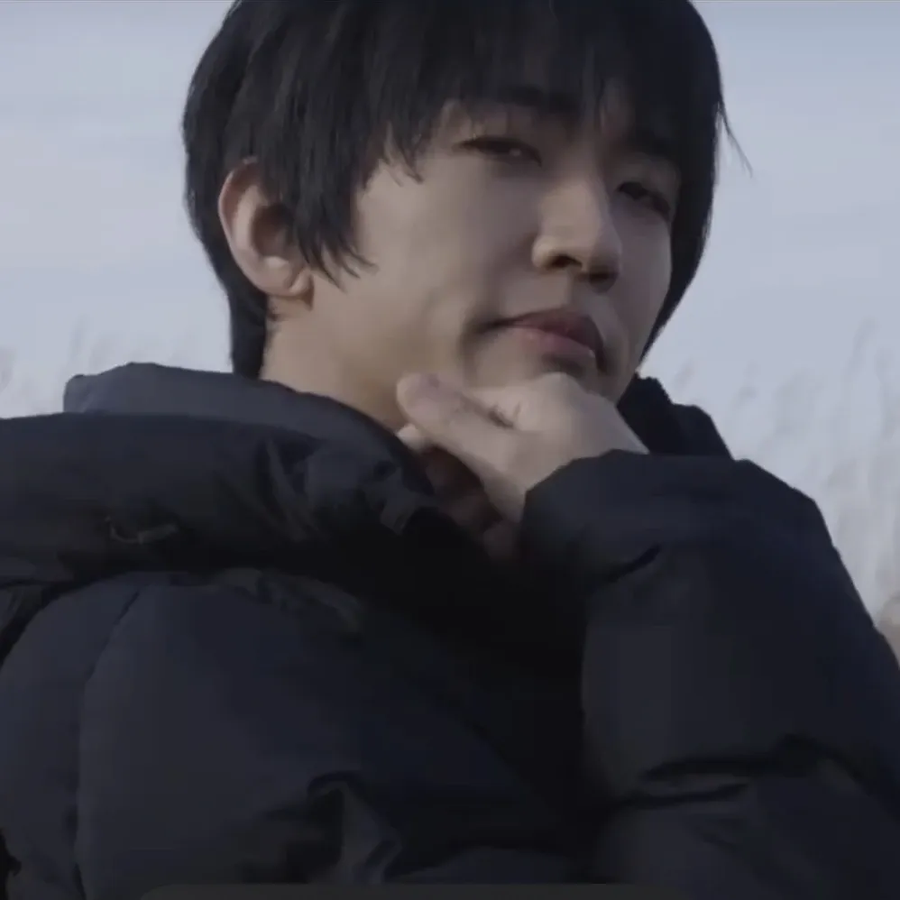 Recent activity shot of Lee Seungyoon