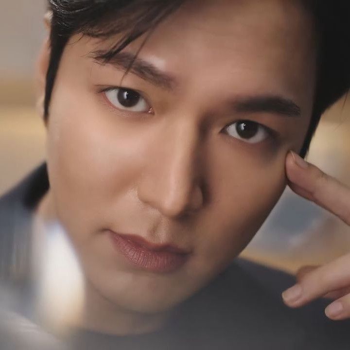 イ・ミンホの最近の活動ショット