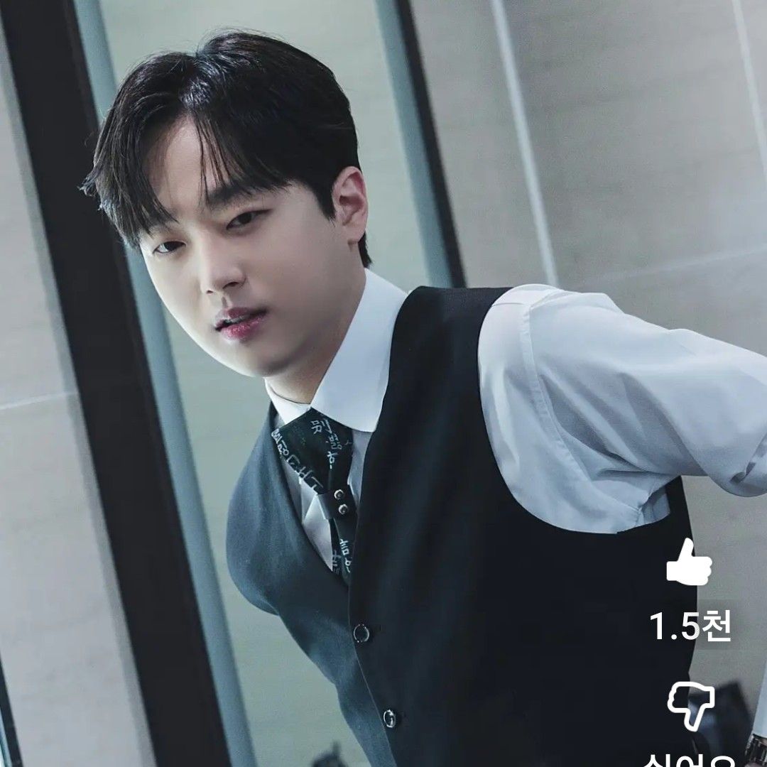 粉丝拍下的李灿元瞬间