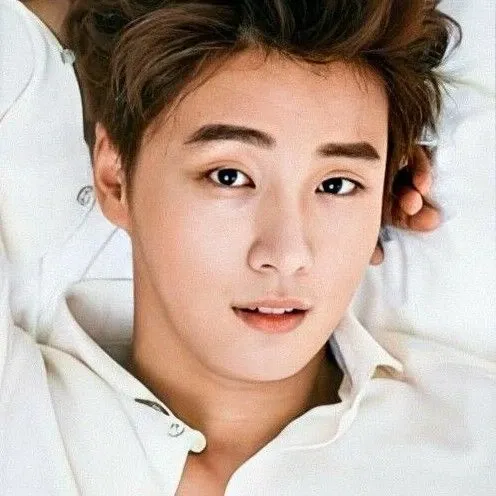Behind-the-scenes cut of Yoon Shiyoon