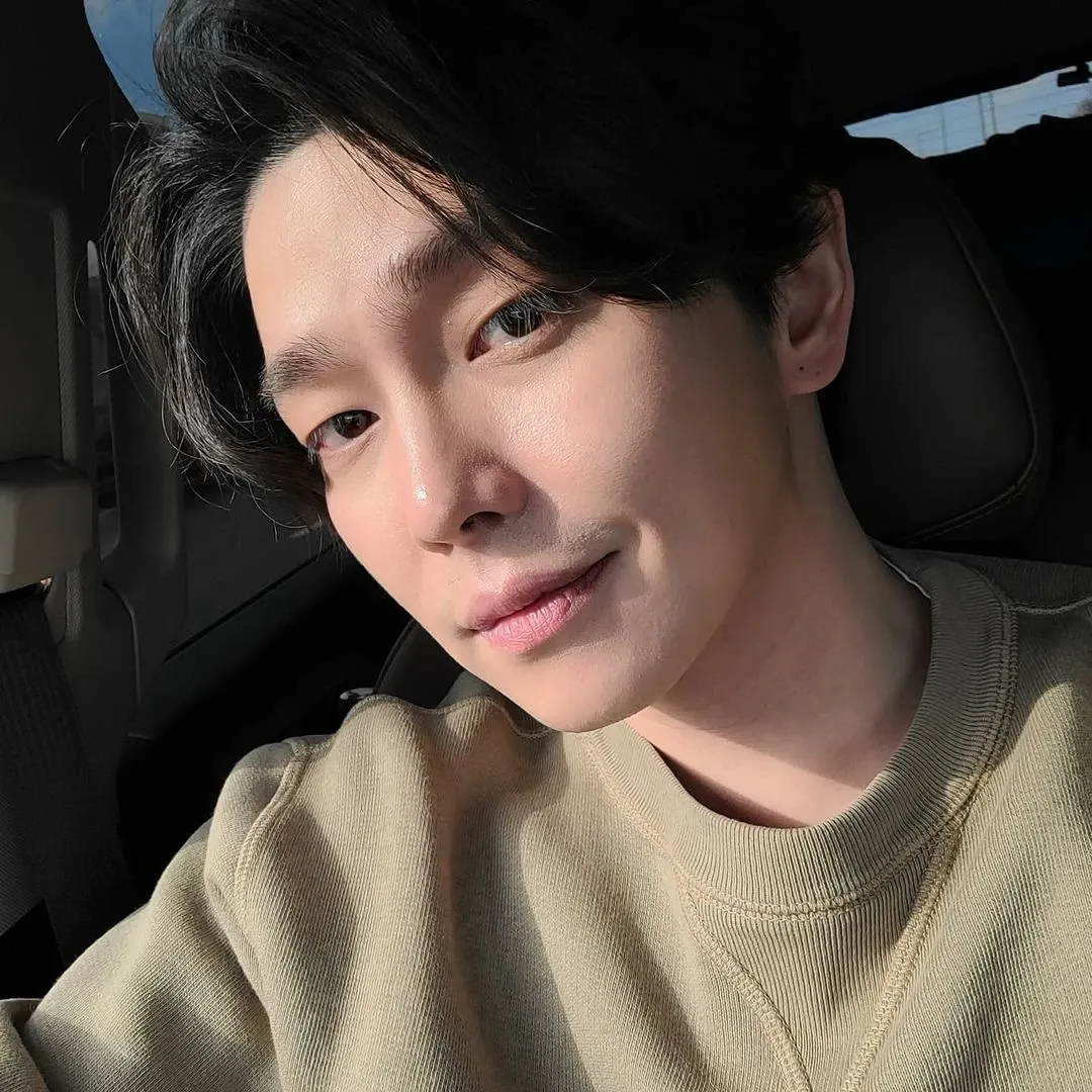 Cuplikan di balik layar dari Yoon Kyunsang