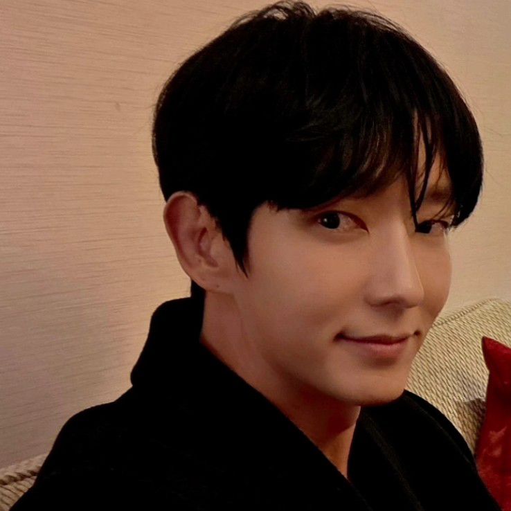 Behind-the-scenes cut of Lee Joongi