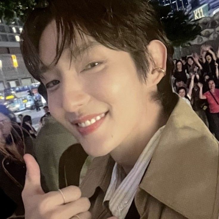 Behind-the-scenes cut of Lee Joongi