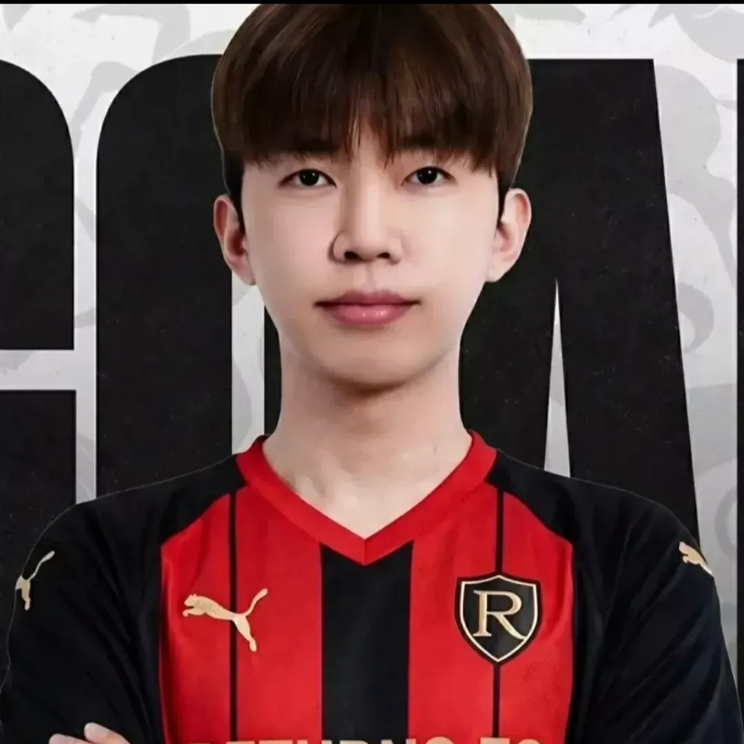 Foto kegiatan terbaru dari Lim Youngwoong