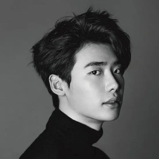 A moment captured by a fan of Lee Jongsuk