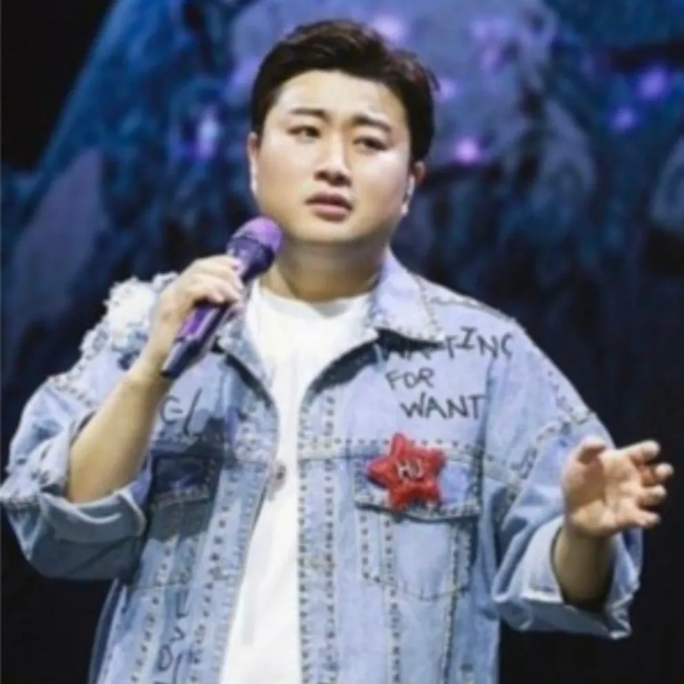 粉丝拍下的金浩中瞬间