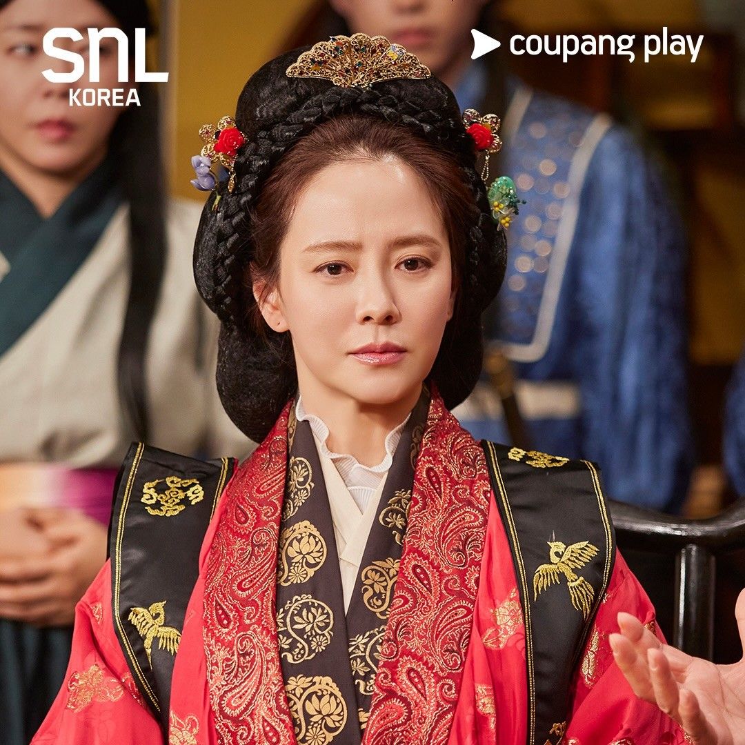 Cuplikan di balik layar dari Song Jihyo