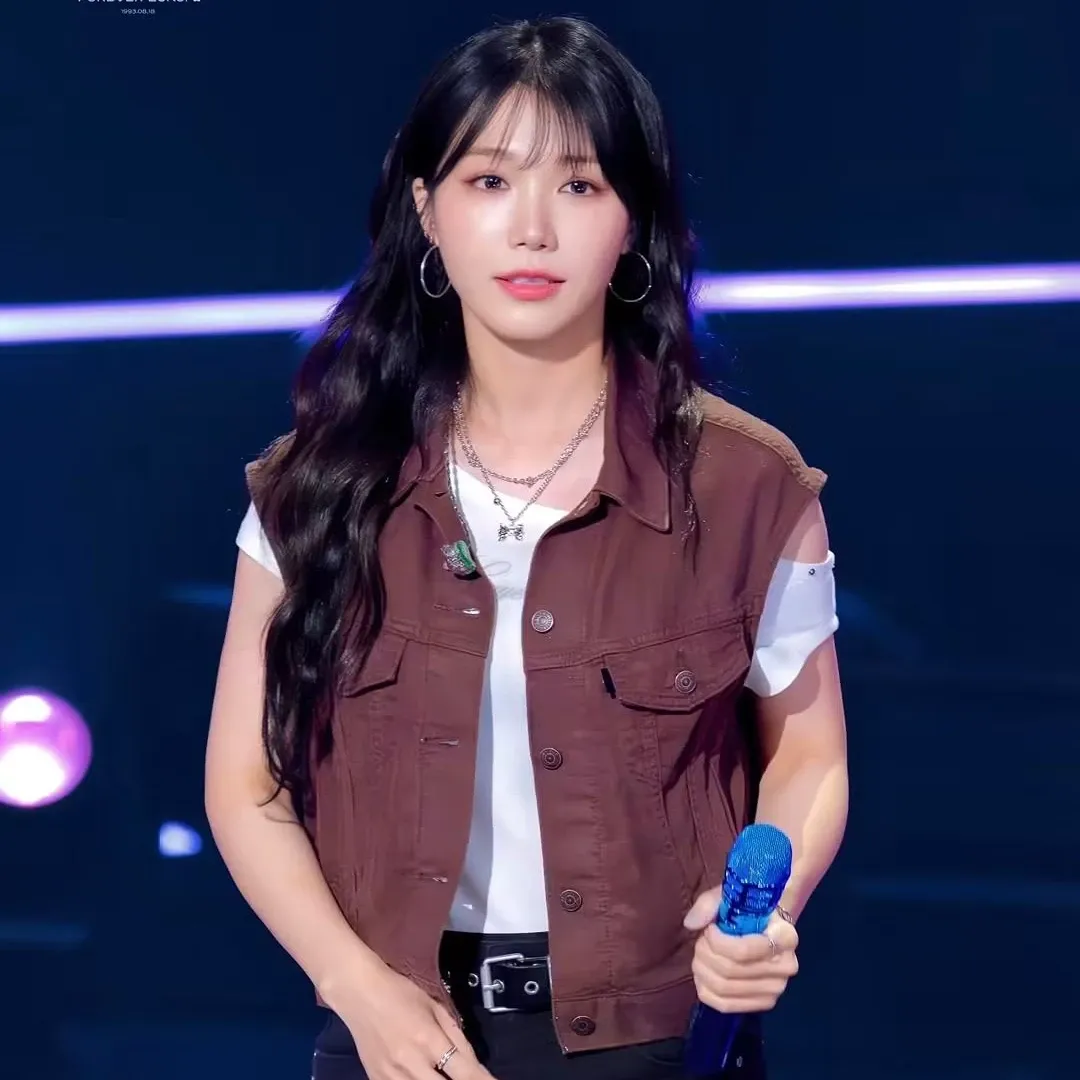 A moment captured by a fan of Jung Eunji