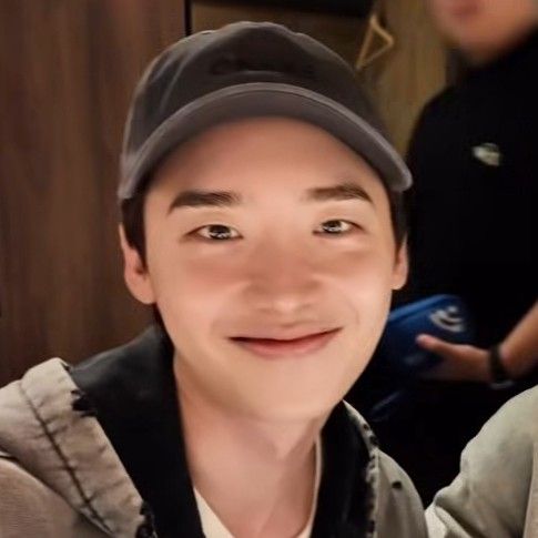 Behind-the-scenes cut of Lee Jongsuk