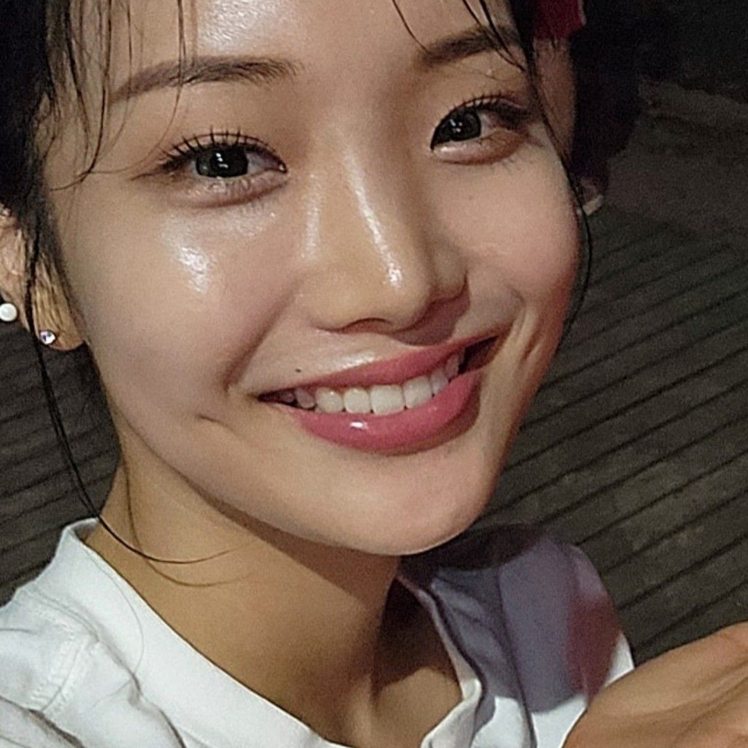 Behind-the-scenes cut of Kim Soyeon (2004)